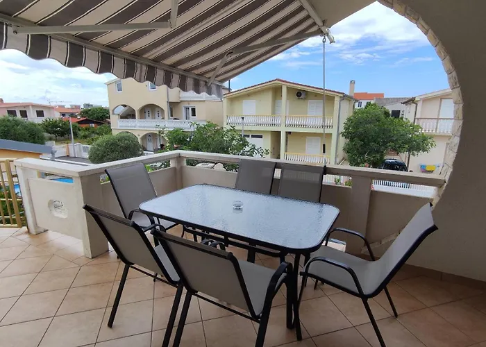 Apartment Vir